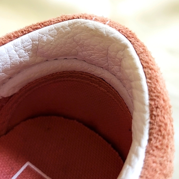 VANS Women's Classic Old Skool Pink Suede Low-Top Lace-Up Sneaker Shoe Skate 5 - Picture 6 of 7